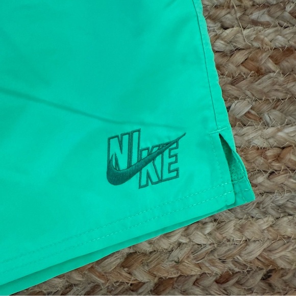 Men’s Nike XL Bright Green Lined Volley Swim Shorts - Picture 2 of 7